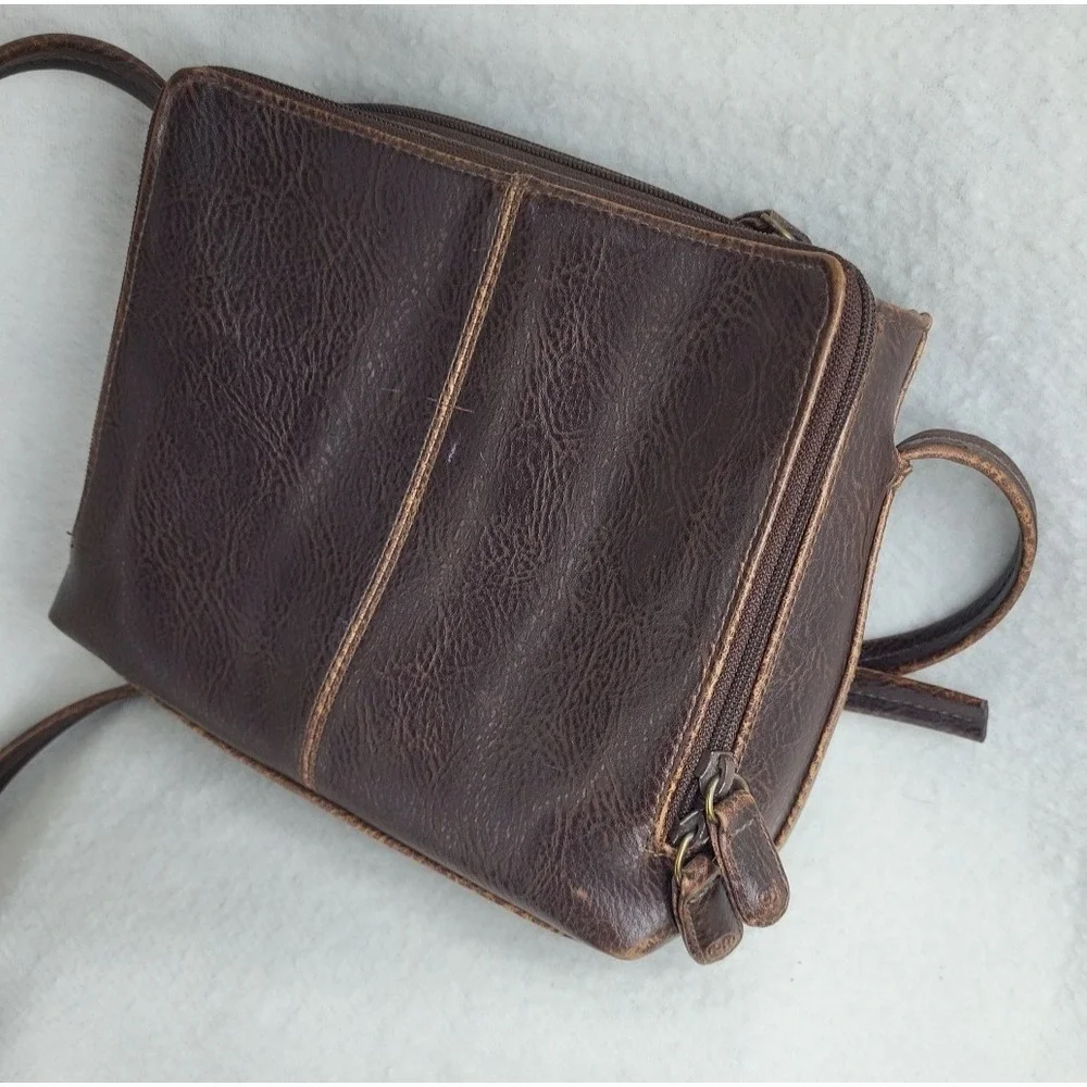 Crazy Horse Cross Body Bag Purse Wallet Faux Leather Brown Gold Western Keychain